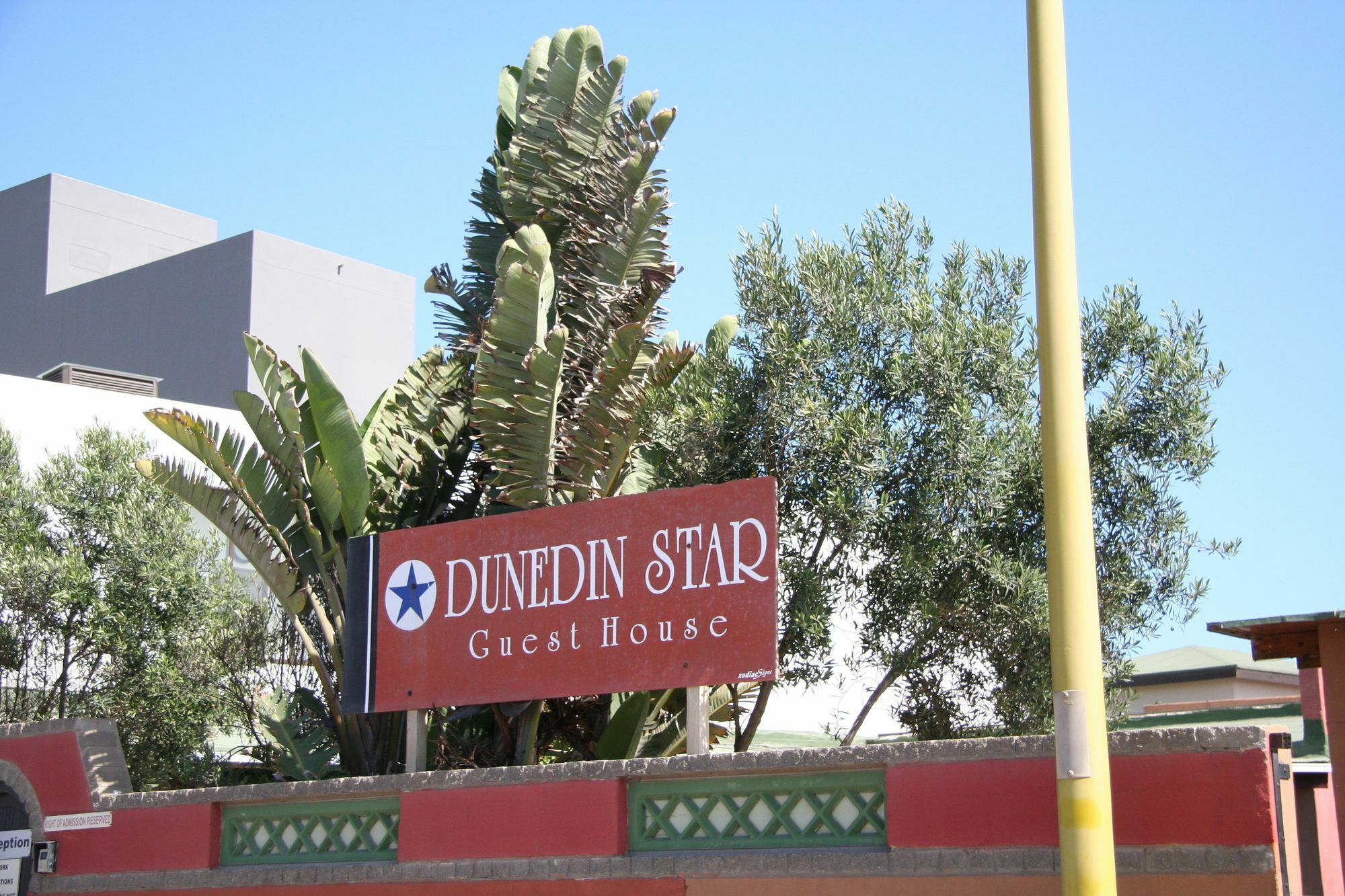 Dunedin Star Guesthouse Свакопмунд Экстерьер фото